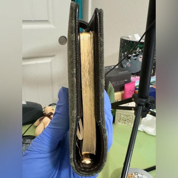 Louis Vuitton Mini Lin Agenda Cherry Papers and Address Book - Picture 9 of 13